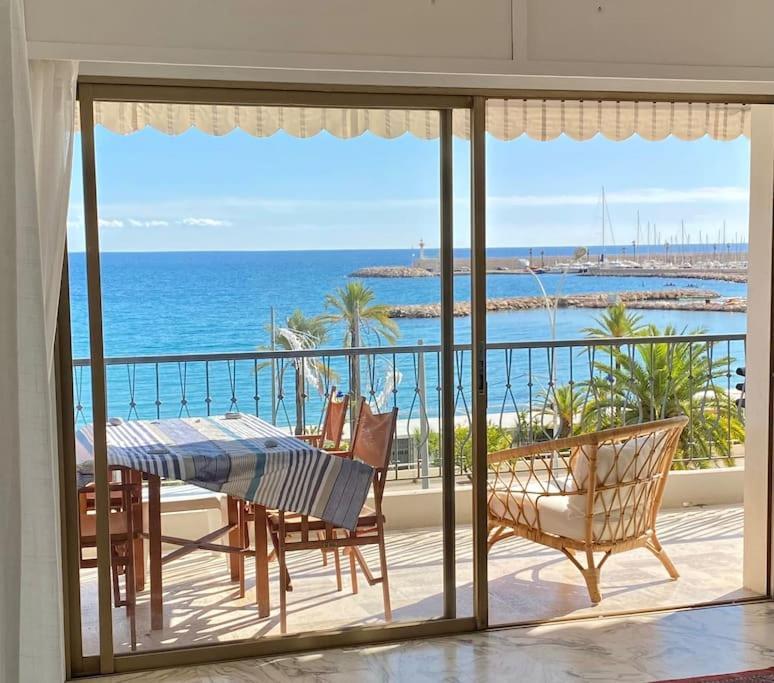 Le Garavan-Vue Mer-Plage-Clim-Terrasse ม็องตง ภายนอก รูปภาพ